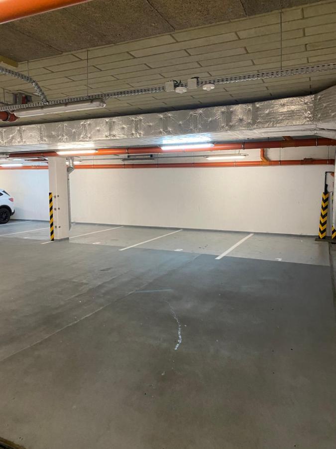 The Elite Suite Downtown A/C & Garage Parking Bratysława Zewnętrze zdjęcie